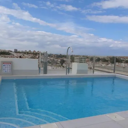 Διαμέρισμα Modern In Torrevjea 200m From The Loccos *